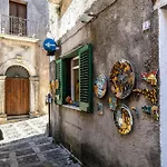 ゲストハウス Porta Trapani & 3*