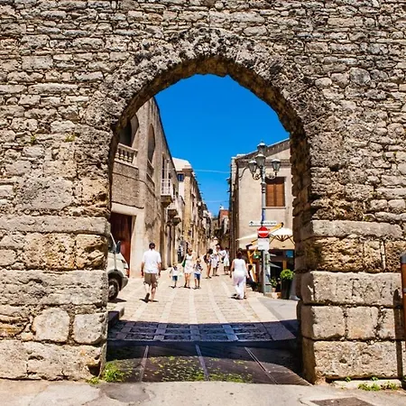 Porta Trapani & Pensionat