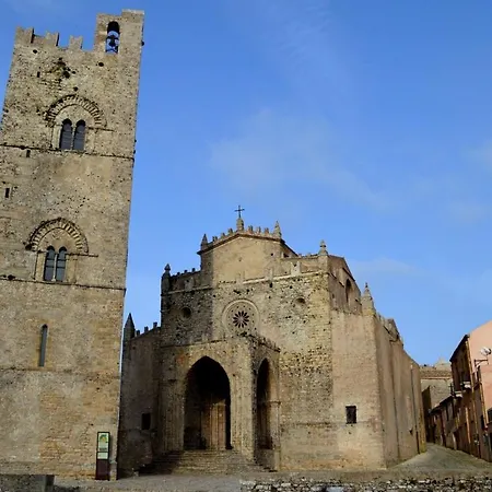 Porta Trapani & Pensionat 3*